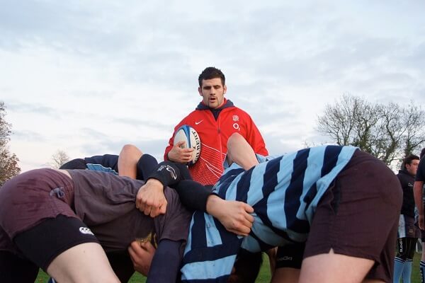 OP Rob Webber, Sale Sharks and former England hooker holding a rugby training session